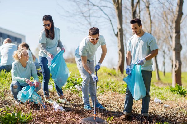 an image to describe the word 'volunteer'
                
                which generally used in a context of willing helper
                
                