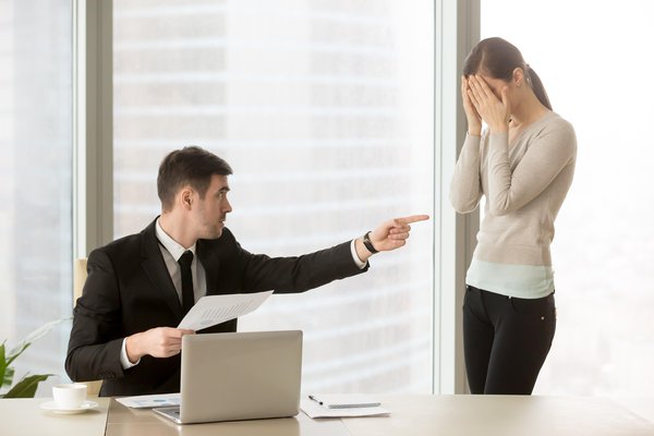 an image to describe the word 'to throw out'
                
                which generally used in a context of to make leave
                
                