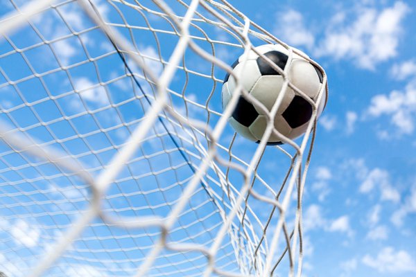 an image to describe the word 'to score'
                
                which generally used in a context of sports
                
                