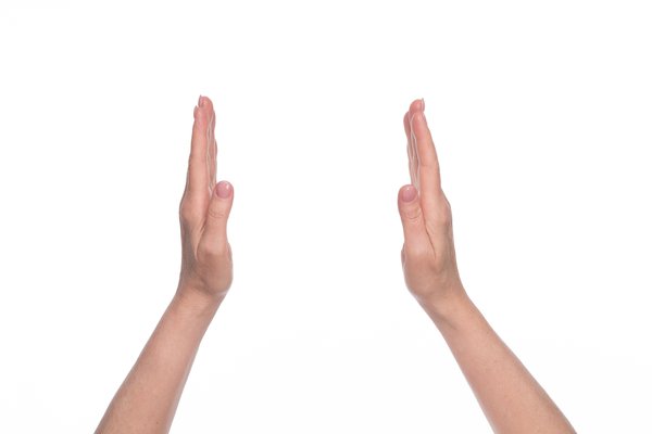 an image to describe the word 'short'
                
                which generally used in a context of length
                
                