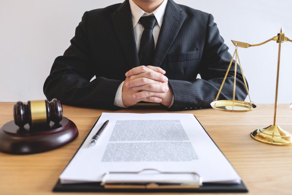Attorney | Traductor de inglés a español - inglés.com