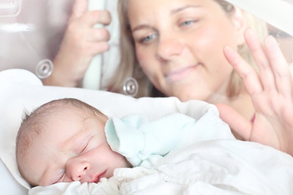 an image to describe the word 'to be born'
                
                which generally used in a context of to come into the world
                
                