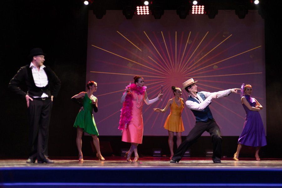 Show in Spanish English to Spanish Translation