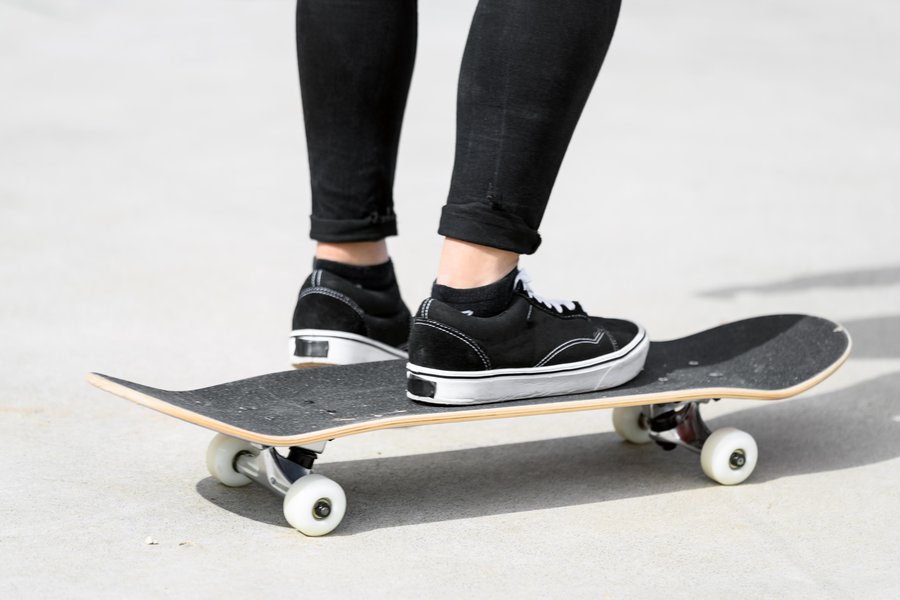 Skateboarding in Spanish English to Spanish Translation