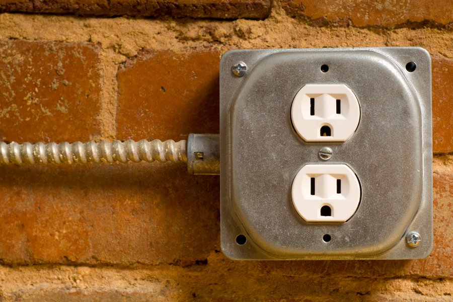 Outlet in Spanish English to Spanish Translation SpanishDict