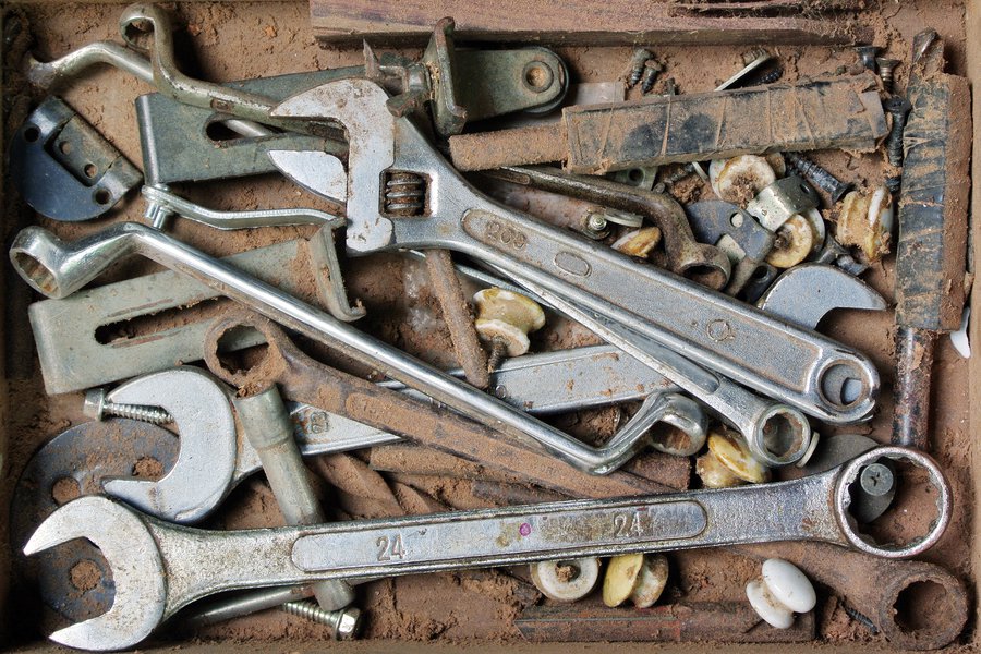 English Translation Of La Herramienta