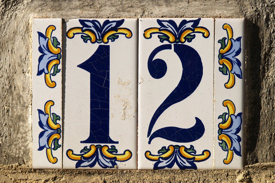 Twelve in Spanish English to Spanish Translation